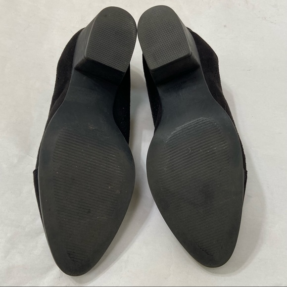 QUPID BLACK LOW HEEL ANKLE LASER CUT BOOTIES - Picture 8 of 13